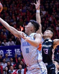  尼斯遭遇争议判罚主场痛失好局  