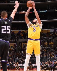  福克斯准绝杀跳投命中，国王加时力克独行侠保留悬念