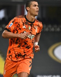  斯佩齐亚门将神勇发挥，多次扑救保住球队不败